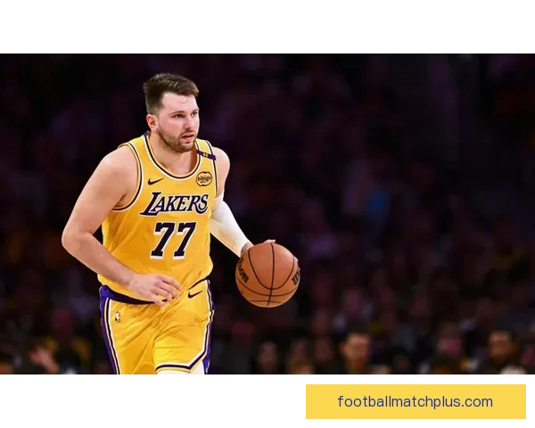 东契奇全面压制还是亚历山大效率封神 NBA本赛季MVP竞争数据深度对比 东契奇全面压制还是亚历山大效率封神 NBA本赛季MVP竞争数据深度对比